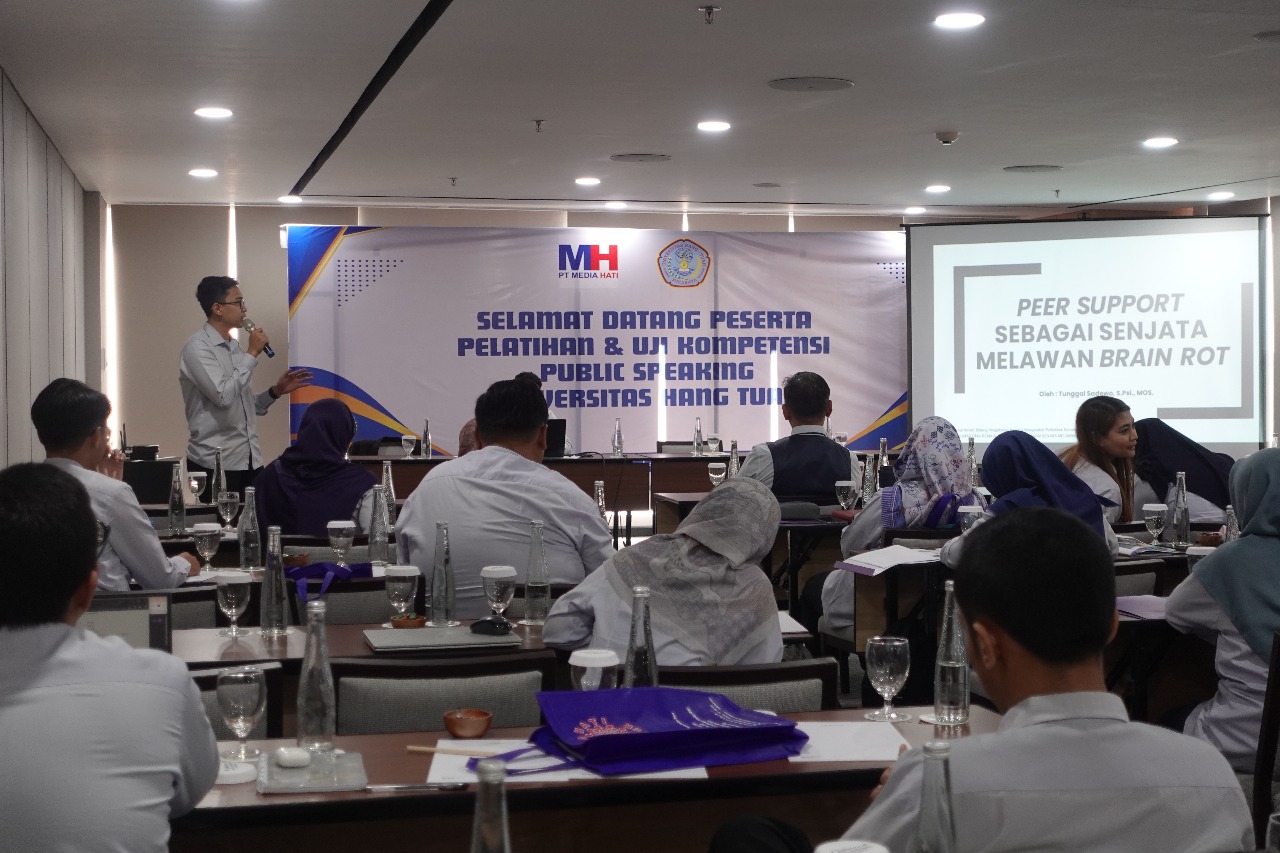 Pelatihan Public Speaking PT Media Hati dan Universitas Hang Tuah